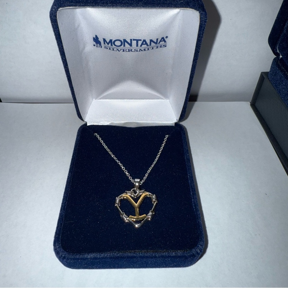 Montana Silversmiths Two-Tone Yellowstone Brand Barbed wire Heart Necklace NIB